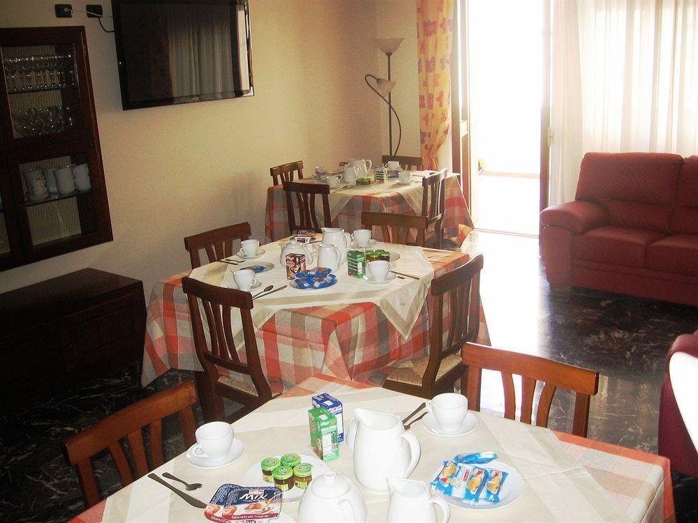 B&B Piazza 300mila Lecce Esterno foto