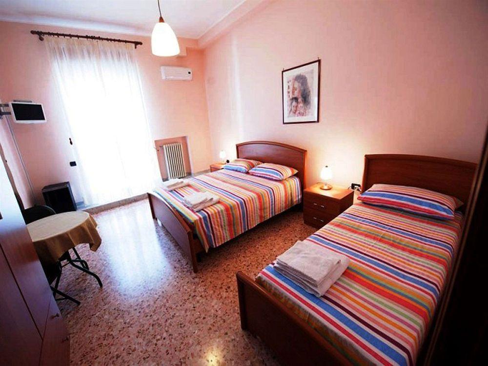 B&B Piazza 300mila Lecce Esterno foto
