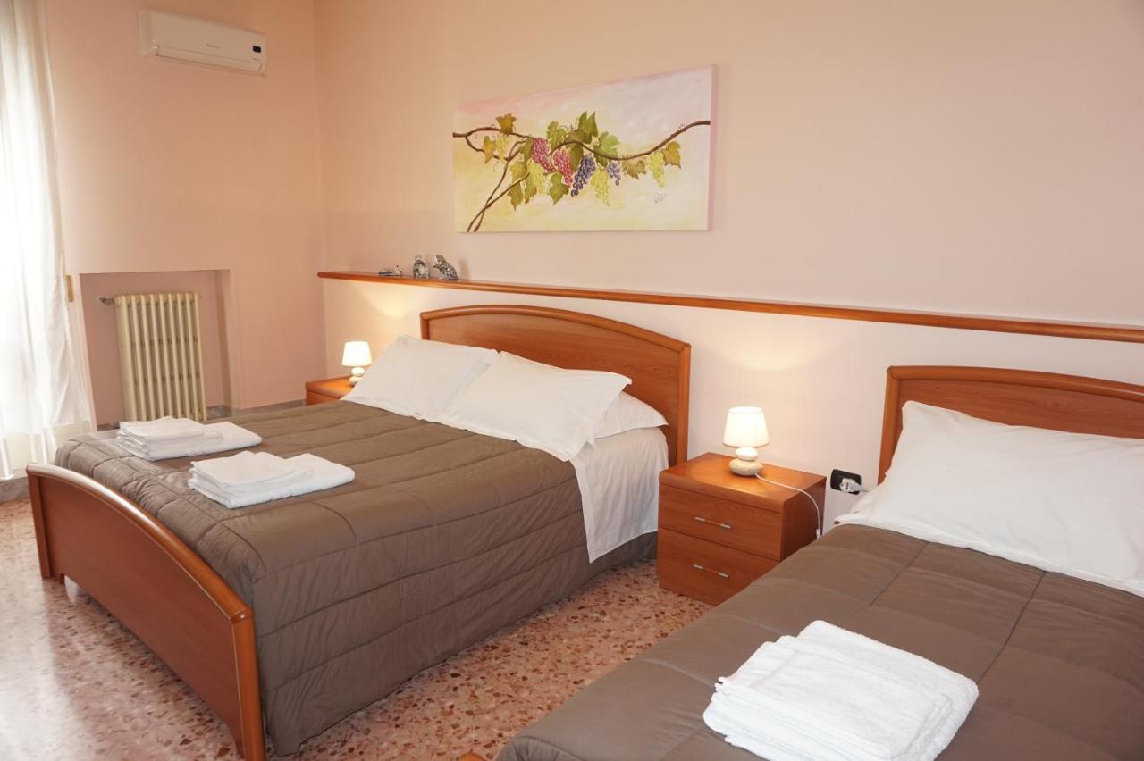 B&B Piazza 300mila Lecce Esterno foto